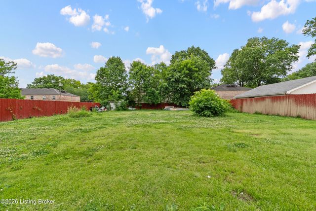 1012 Cristland Rd, Louisville, KY 40214