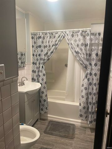 517 S Main Street, Jonesboro, IN 46938