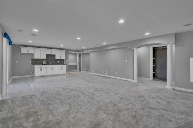 4300 SW 33rd Street, Des Moines, IA 50321
