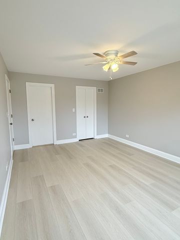 306 Brookdale Drive A, Bloomingdale, IL 60108