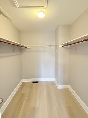 306 Brookdale Drive A, Bloomingdale, IL 60108