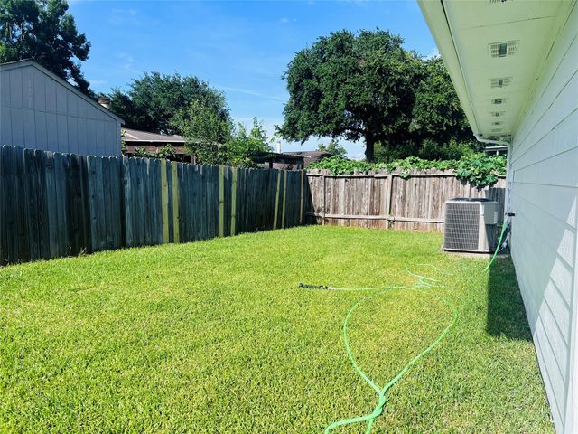 15330 Riverside Grove Drive, Houston, TX 77083