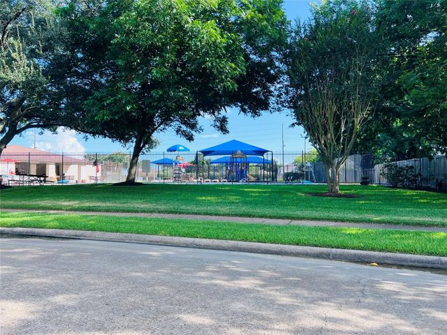15330 Riverside Grove Drive, Houston, TX 77083