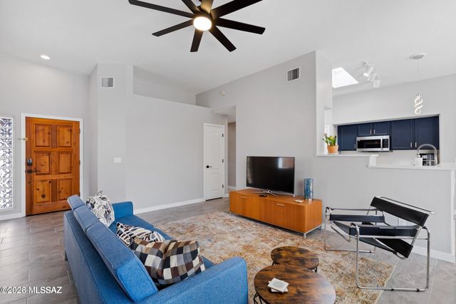 8868 E Desert Lavender Place, Tucson, AZ 85715