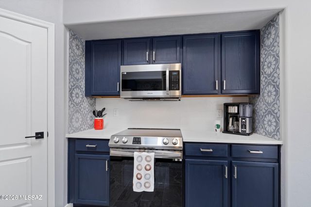 8868 E Desert Lavender Place, Tucson, AZ 85715