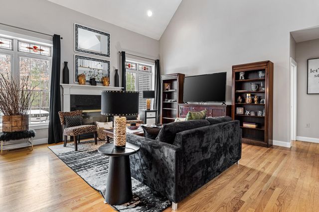 5 Briar Court, Hooksett, NH 03106