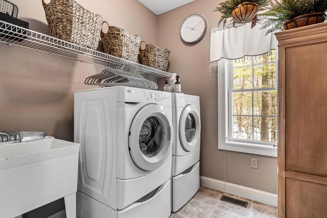 5 Briar Court, Hooksett, NH 03106