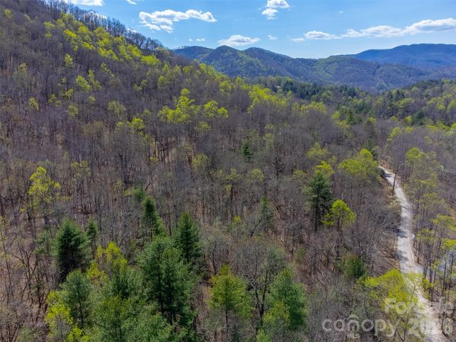 306 Cedar Creek Farm Road, Tuckasegee, NC 28783