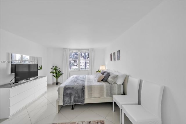 2101 S Ocean Drive 204, Hollywood, FL 33019