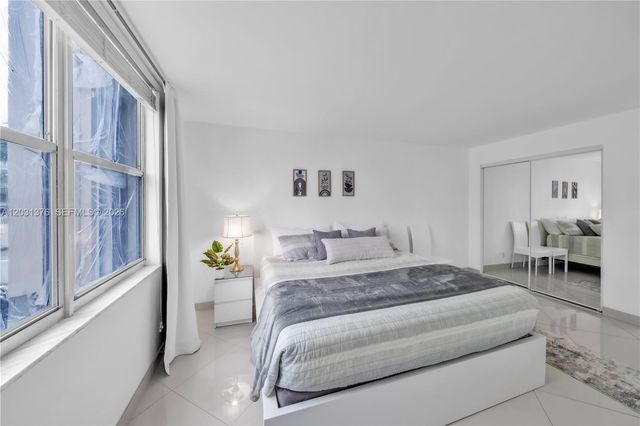 2101 S Ocean Drive 204, Hollywood, FL 33019
