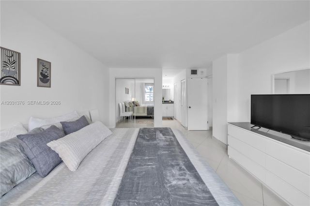 2101 S Ocean Drive 204, Hollywood, FL 33019