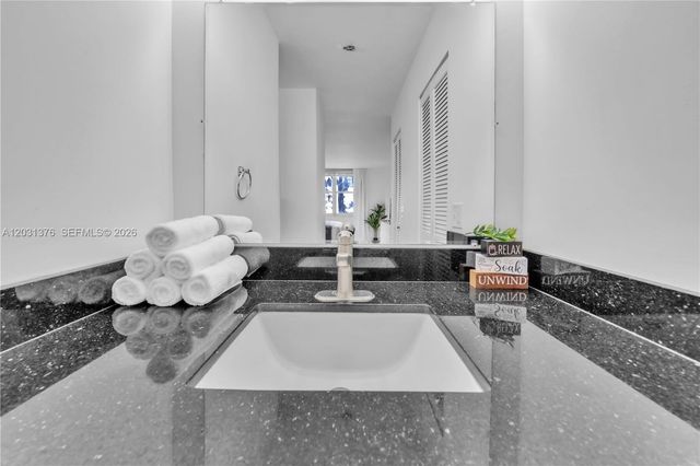 2101 S Ocean Drive 204, Hollywood, FL 33019
