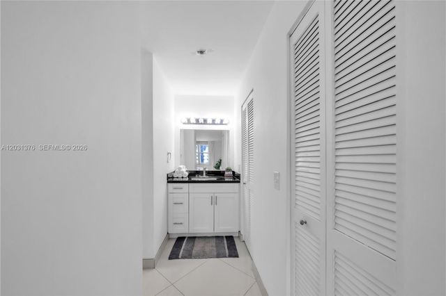 2101 S Ocean Drive 204, Hollywood, FL 33019