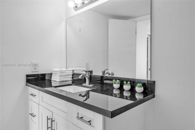2101 S Ocean Drive 204, Hollywood, FL 33019