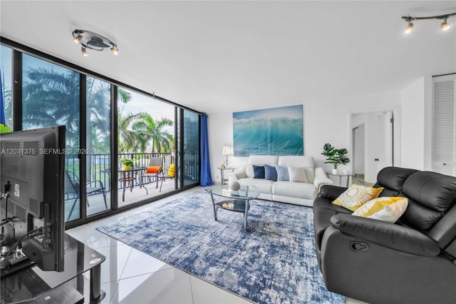 2101 S Ocean Drive 204, Hollywood, FL 33019