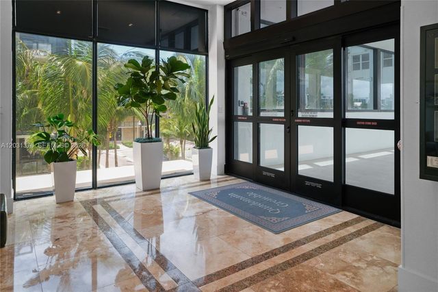 2101 S Ocean Drive 204, Hollywood, FL 33019