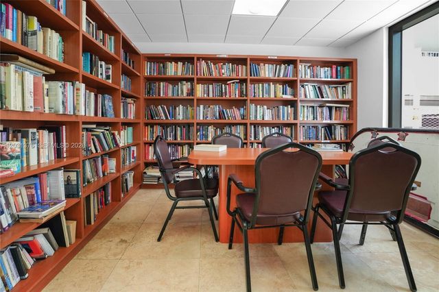 2101 S Ocean Drive 204, Hollywood, FL 33019