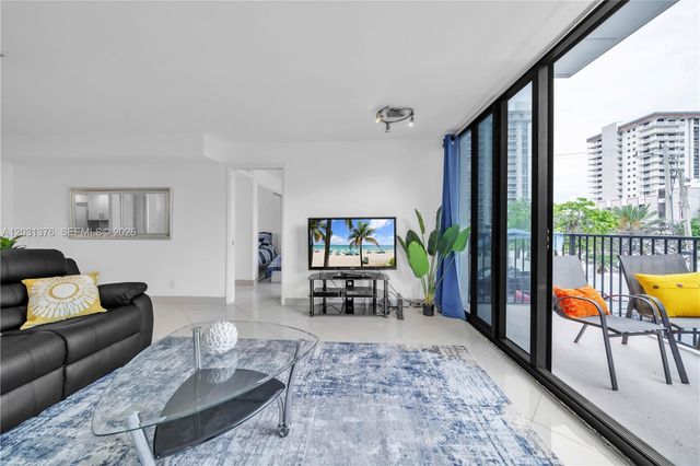 2101 S Ocean Drive 204, Hollywood, FL 33019