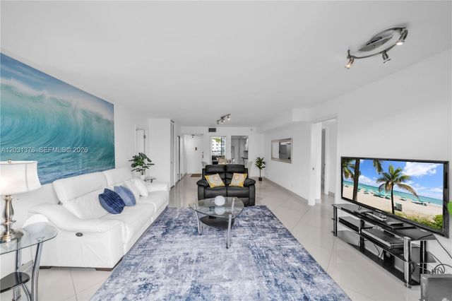 2101 S Ocean Drive 204, Hollywood, FL 33019