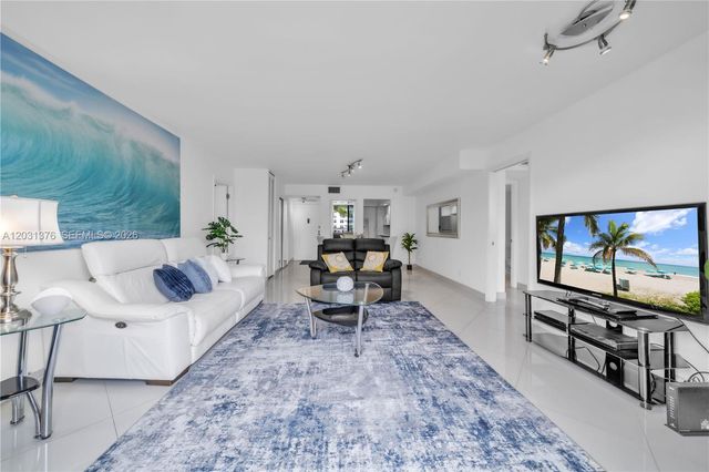 2101 S Ocean Drive 204, Hollywood, FL 33019