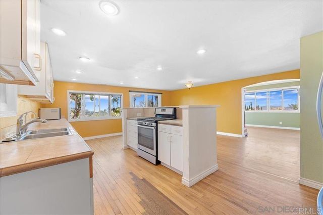 30727 Rolling Hills Drive, Valley Center, CA 92082