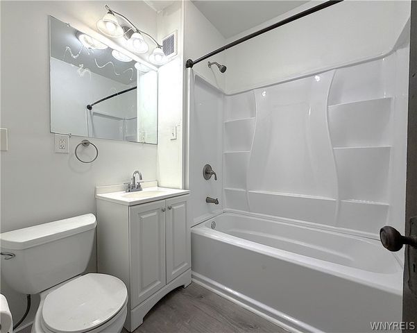110 Commonwealth Avenue, Buffalo, NY 14216