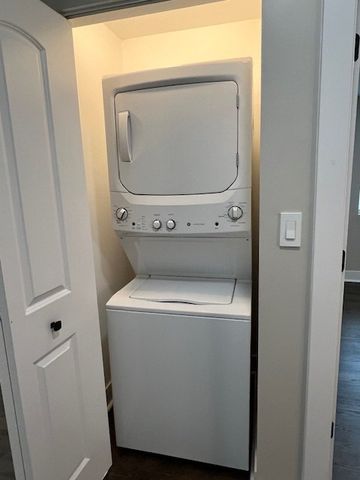 1957 W 23rd Street 3R, Chicago, IL 60608