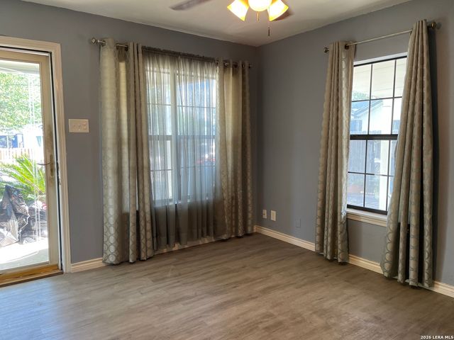 145 LEROUX ST, San Antonio, TX 78207