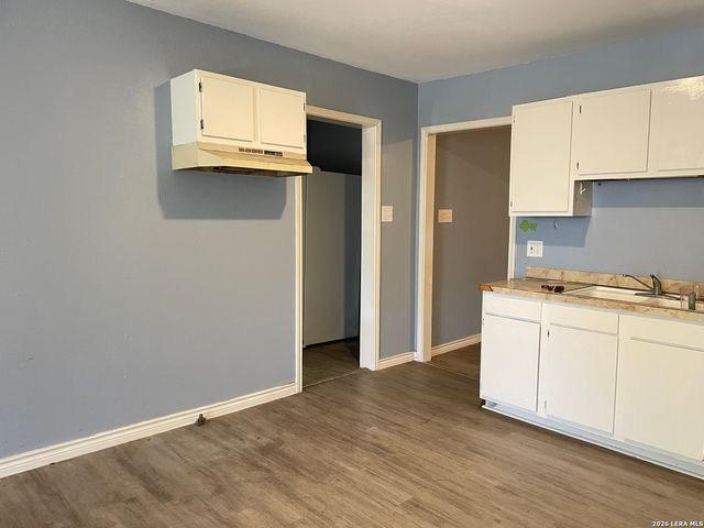 145 LEROUX ST, San Antonio, TX 78207