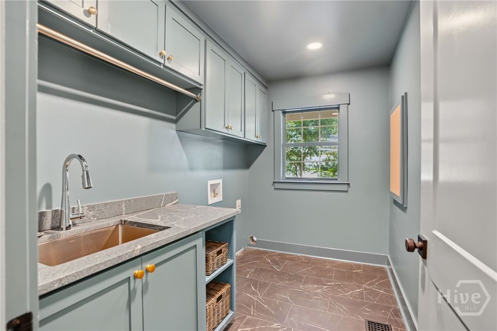 Image 21 of property listing at 113 Chriswoodell Drive, Savannah, GA 31406
