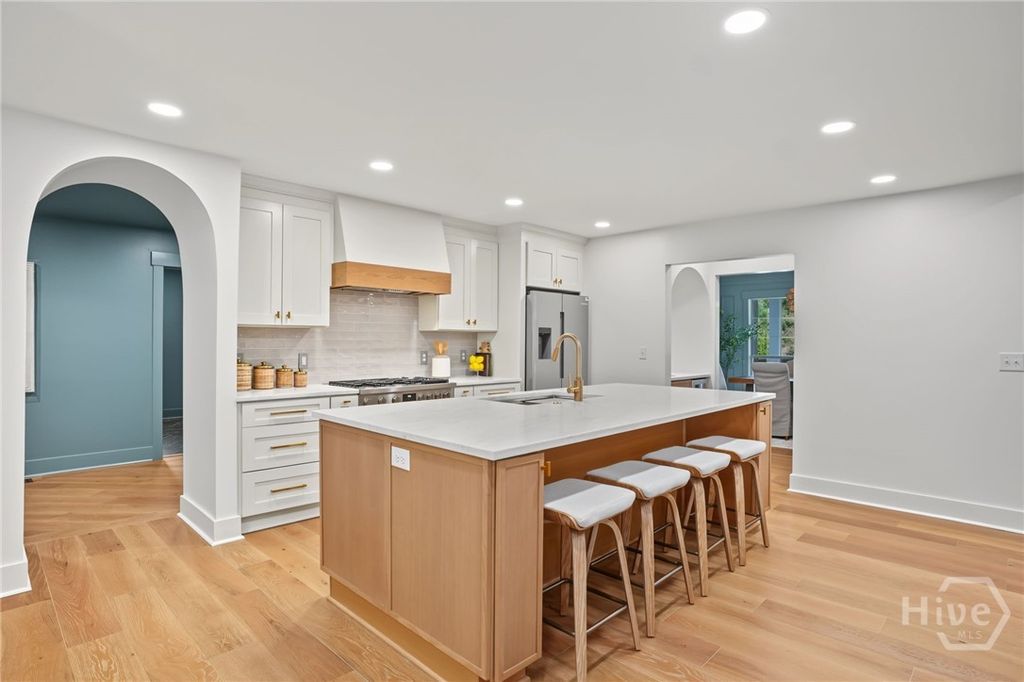 Image 6 of property listing at 113 Chriswoodell Drive, Savannah, GA 31406