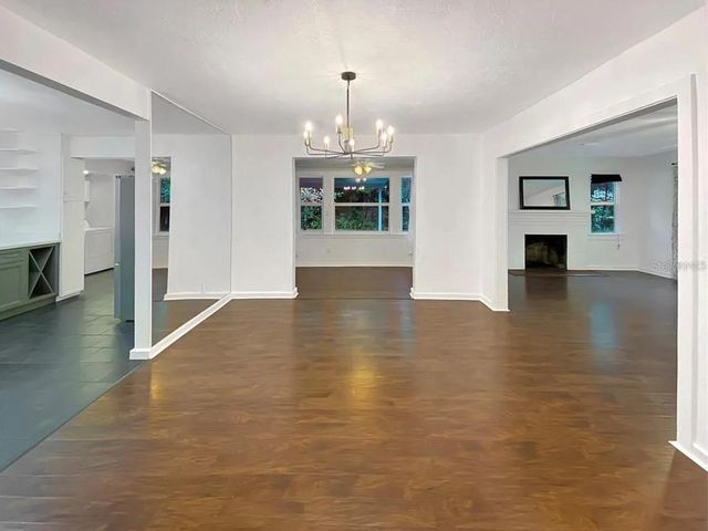 824 NE 9TH AVENUE, Gainesville, FL 32601