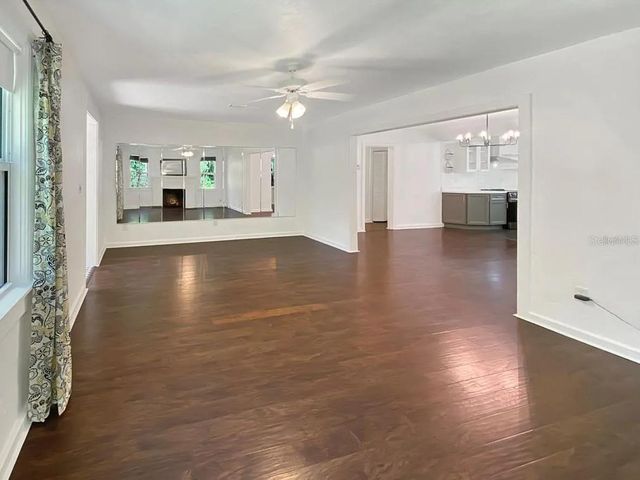 824 NE 9TH AVENUE, Gainesville, FL 32601