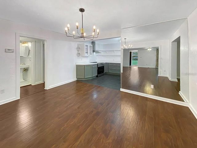 824 NE 9TH AVENUE, Gainesville, FL 32601
