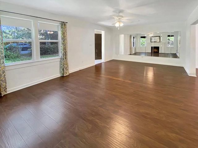 824 NE 9TH AVENUE, Gainesville, FL 32601