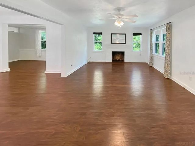 824 NE 9TH AVENUE, Gainesville, FL 32601