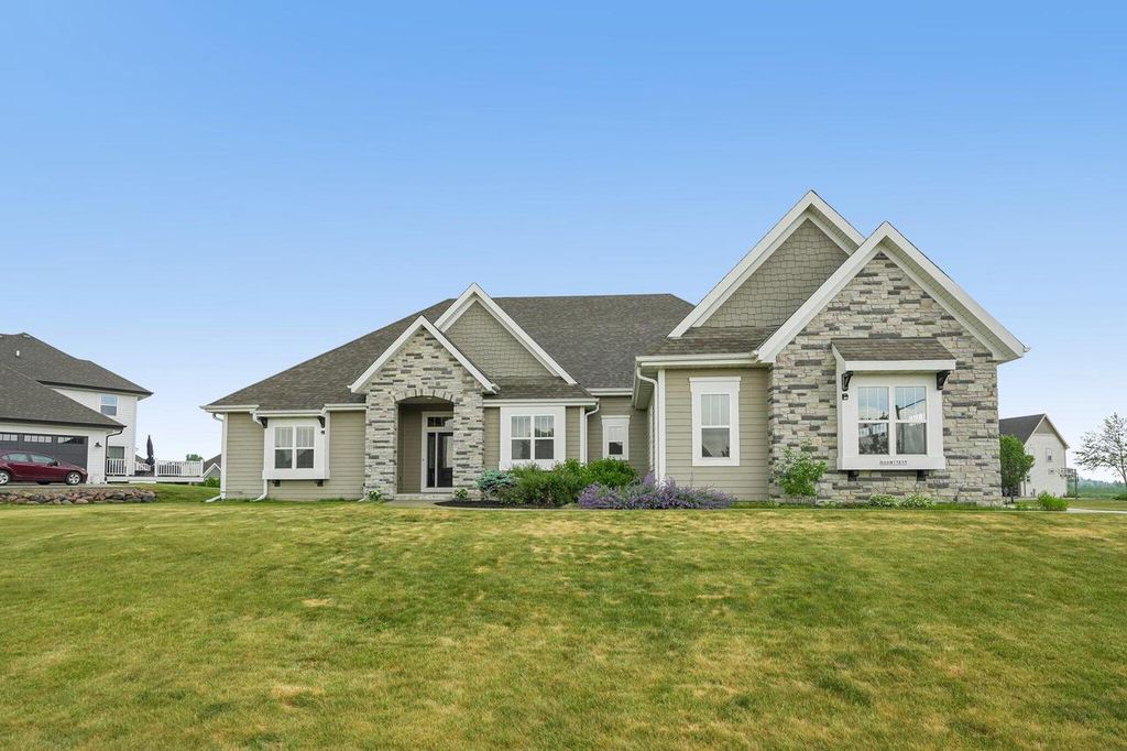 N66W15859 Winnebago TRAIL, Menomonee Falls, WI 53051