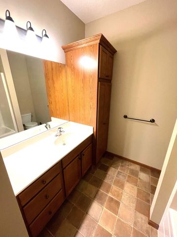 2333 Olivia Court E, Maplewood, MN 55119