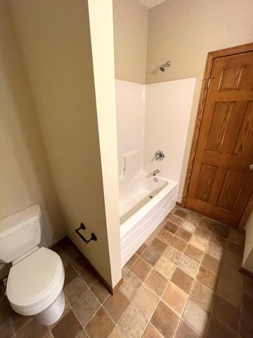 2333 Olivia Court E, Maplewood, MN 55119