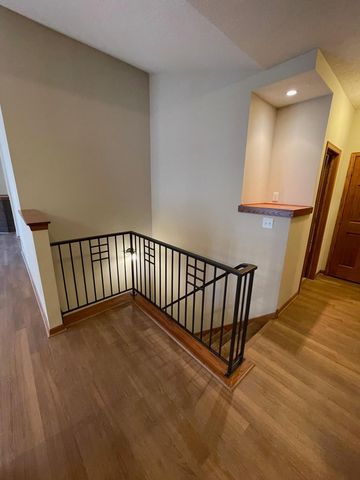2333 Olivia Court E, Maplewood, MN 55119