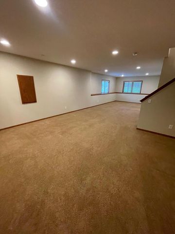 2333 Olivia Court E, Maplewood, MN 55119