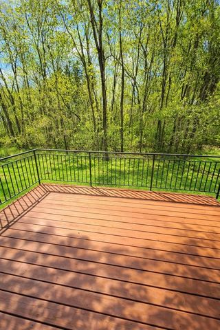 2333 Olivia Court E, Maplewood, MN 55119
