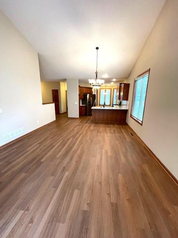 2333 Olivia Court E, Maplewood, MN 55119