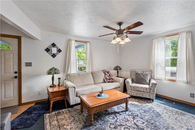 28 Meadow St, Carroll Twp, PA 15063