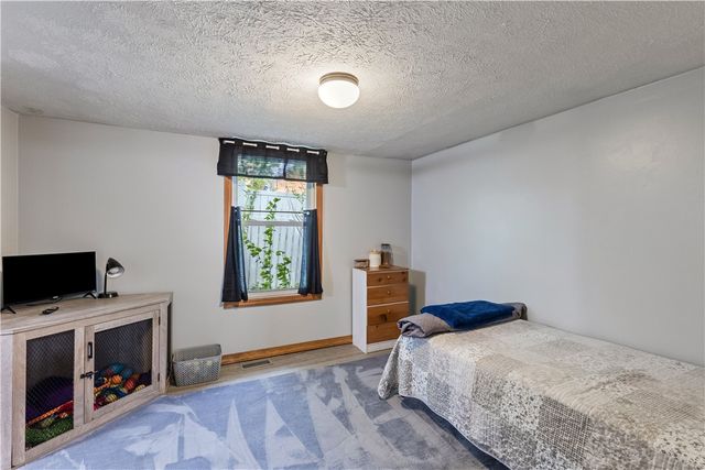 28 Meadow St, Carroll Twp, PA 15063