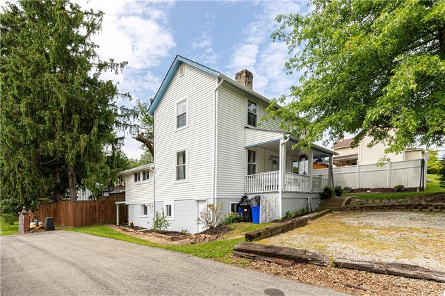 28 Meadow St, Carroll Twp, PA 15063