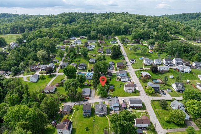28 Meadow St, Carroll Twp, PA 15063