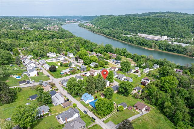 28 Meadow St, Carroll Twp, PA 15063