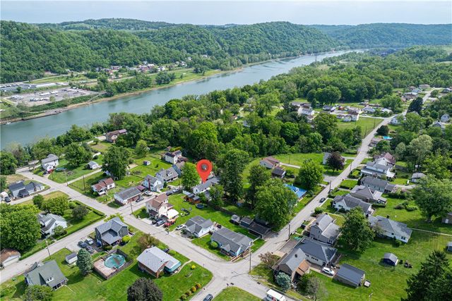 28 Meadow St, Carroll Twp, PA 15063