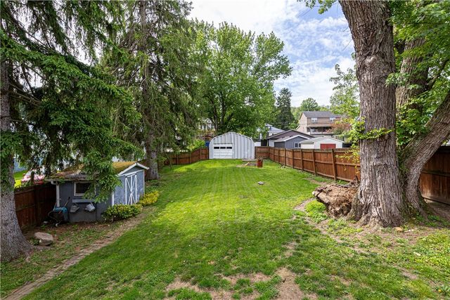 28 Meadow St, Carroll Twp, PA 15063